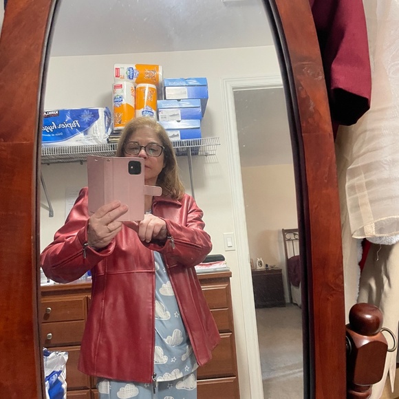 Danier Women's Vibrant Red Leather Jacket - Picture 6 of 7